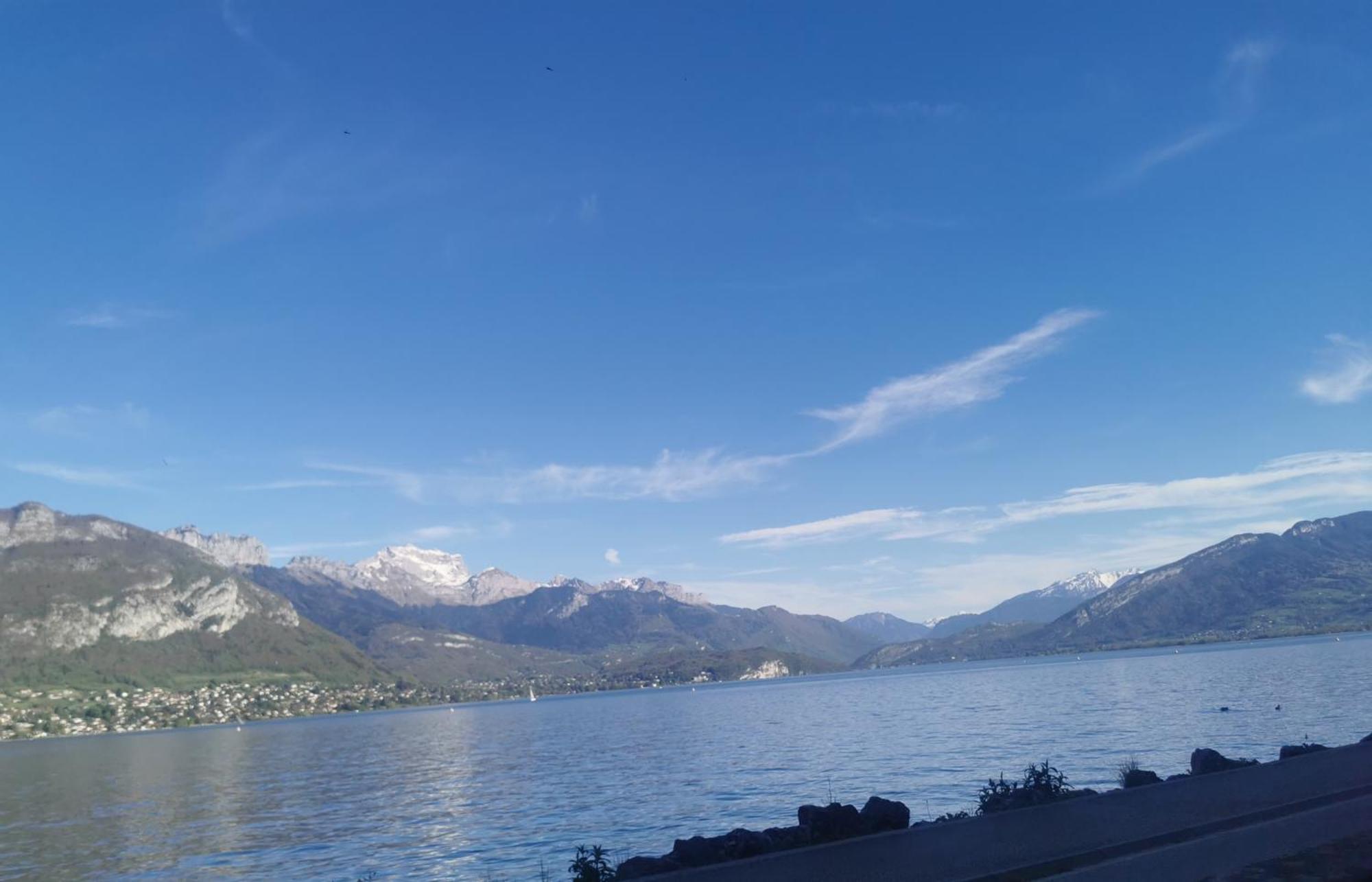 Charmant Appartement A 1 Minute Du Lac Annecy Eksteriør bilde
