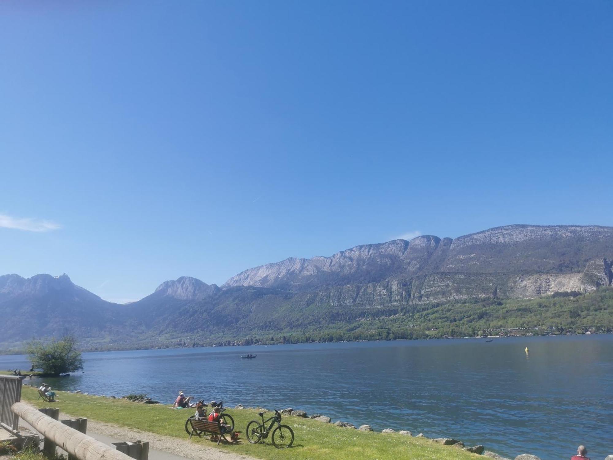 Charmant Appartement A 1 Minute Du Lac Annecy Eksteriør bilde